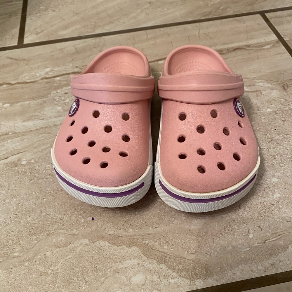 Crocs Size 8/9 Pink Girls Shoes